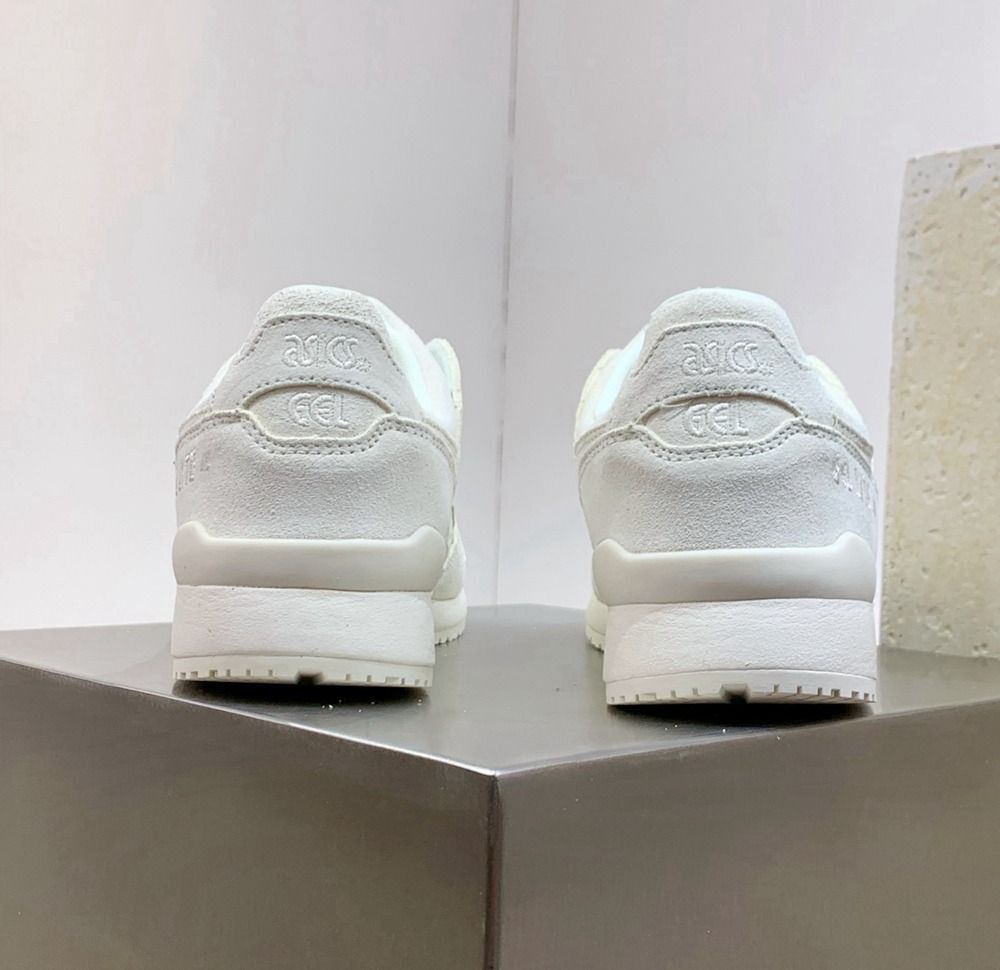 ASICS Gel Lyte III OG 3rd Generation Series Retro Casual Shoes Running Shoes 36-45 (Category: Sneakers) located in Singapore. Submitted by luxe_pick_planet (Listing ID 1373924481, Image 3). Description: .