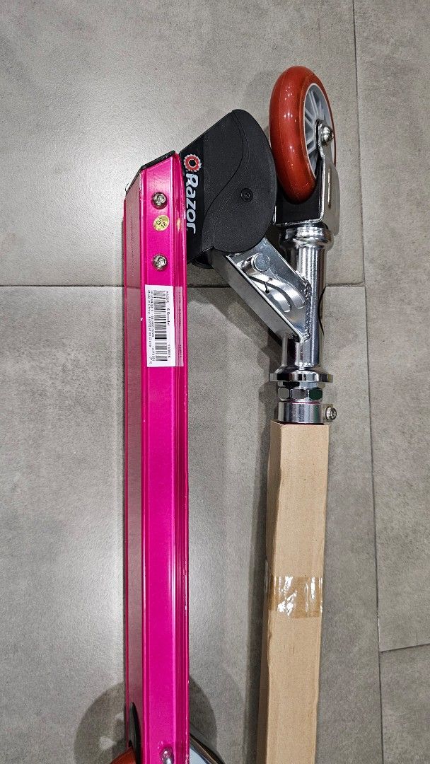 Authentic RAZOR PINK KICK SCOOTER (Category: Skates, Rollerblades & Scooters) located in Quezon City. Submitted by charliebrown_olx (Listing ID 1373886055, Image 3). Description: Brand: RAZOR Item: KICK SCOOTER Classification: Unused Condition: Like New, WYSIWYG TERMS & CONDITIONS: 1. C.O.D. Can meet buyers at - Del Monte Ave, Q.C. 2. Shipping c/o buyer. 3. Prices are Final. 4. Respect the Ad. TFL!.