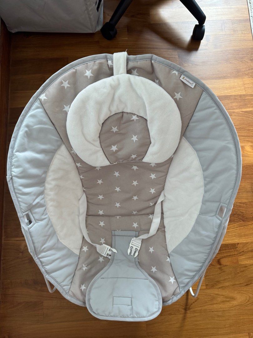 Baby Bouncer (Category: Infant Playtime) located in Singapore. Submitted by deepshikhasagar18 (Listing ID 1373834454, Image 2). Description: Well-used washable baby bouncer No tears Great for engaging 3+ months babies Pickup from apartment 5 mins away from Tanjong Rhu MRT (Not for fussy buyers).