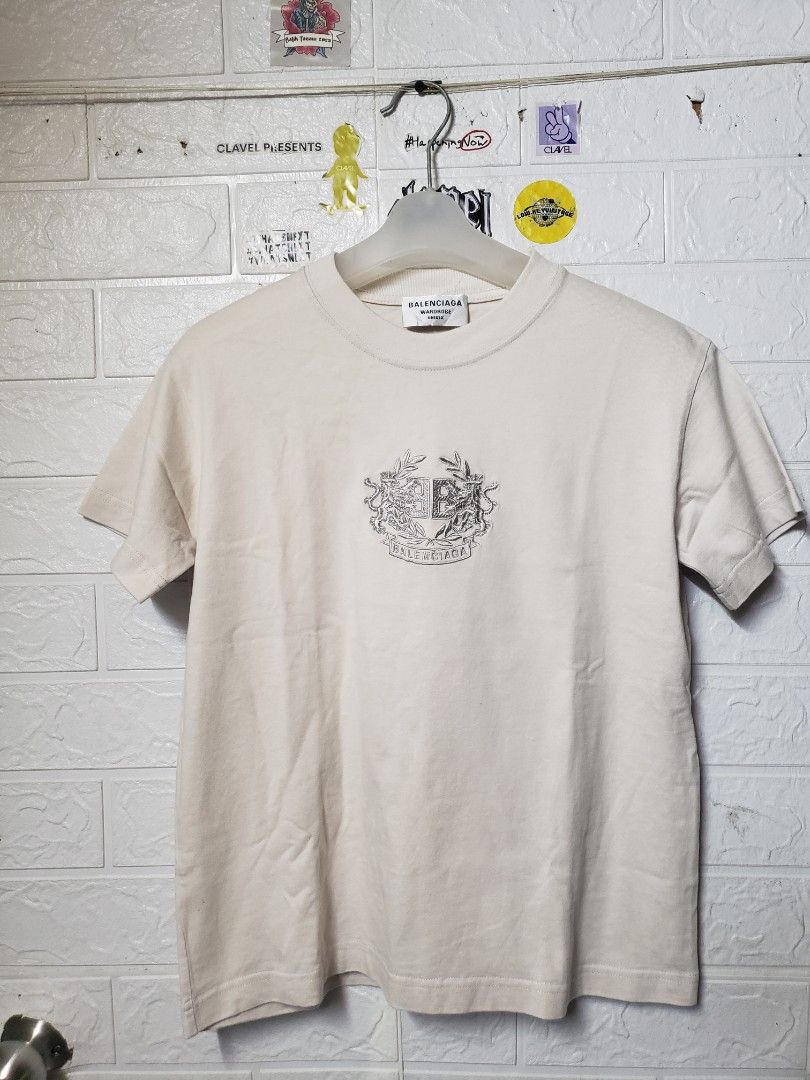 BALENCIAGA SHIRT WOMENS (Category: Shirts) located in Quezon City. Submitted by alternativefinds (Listing ID 1373895459, Image 1). Description: BALENCIAGA SEMI CROPTOP WOMENS SHIRT 19WIDTH 22.5 LENGTH EXCELLENT LOC COMMONWEALTH Q.C DM FOR MORE DETAILS.