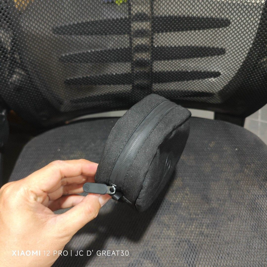 Beats solo 3 Bag Only ( no headphone) (Category: Headphones & Headsets) located in Quezon City. Submitted by donkeykong30 (Listing ID 1373930153, Image 2). Description: BAG ONLY from qc.