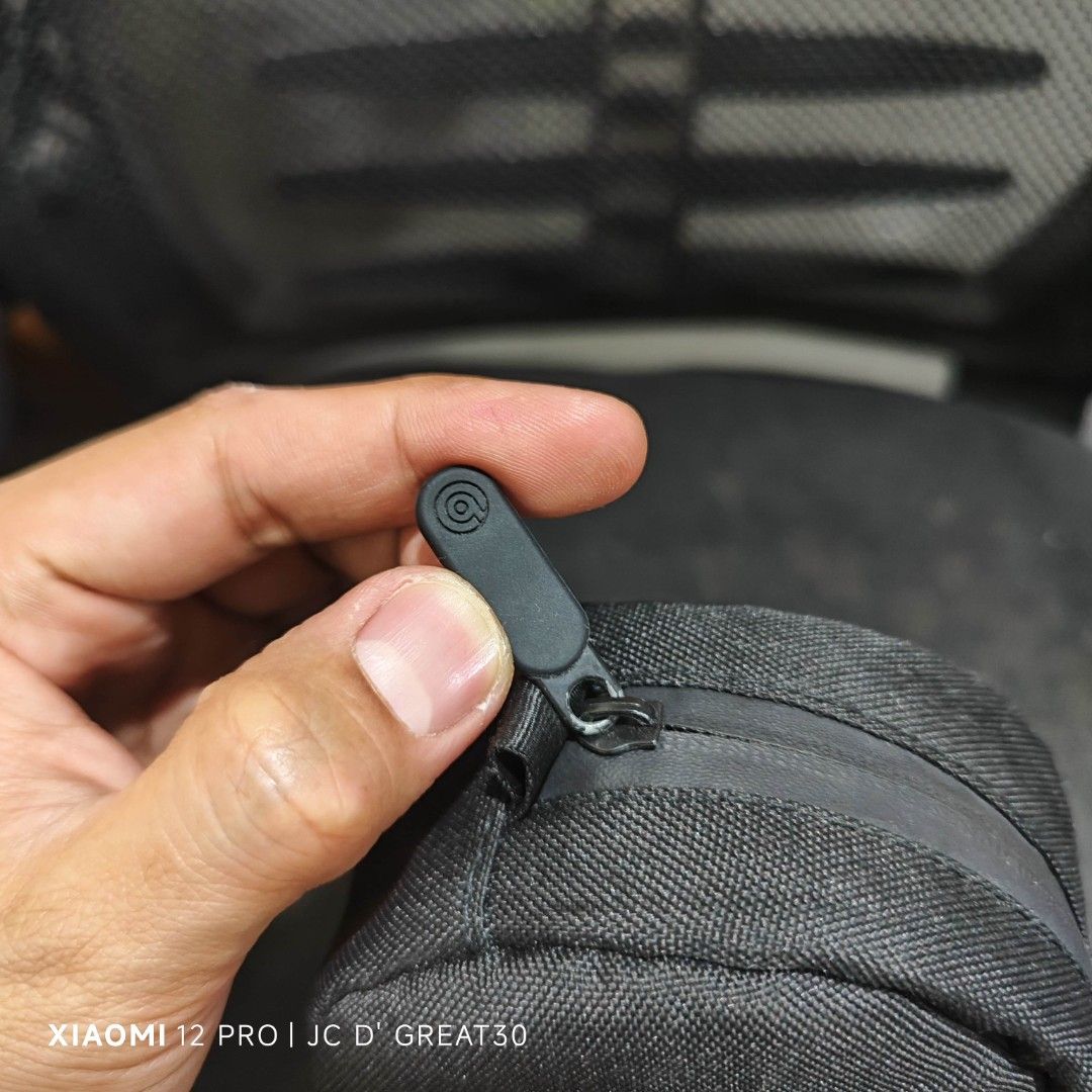 Beats solo 3 Bag Only ( no headphone) (Category: Headphones & Headsets) located in Quezon City. Submitted by donkeykong30 (Listing ID 1373930153, Image 3). Description: BAG ONLY from qc.