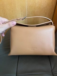 （分類：）位於 。 由 appletanggg 提交（商品編號 1373907342，圖片 1）。簡介： 。
