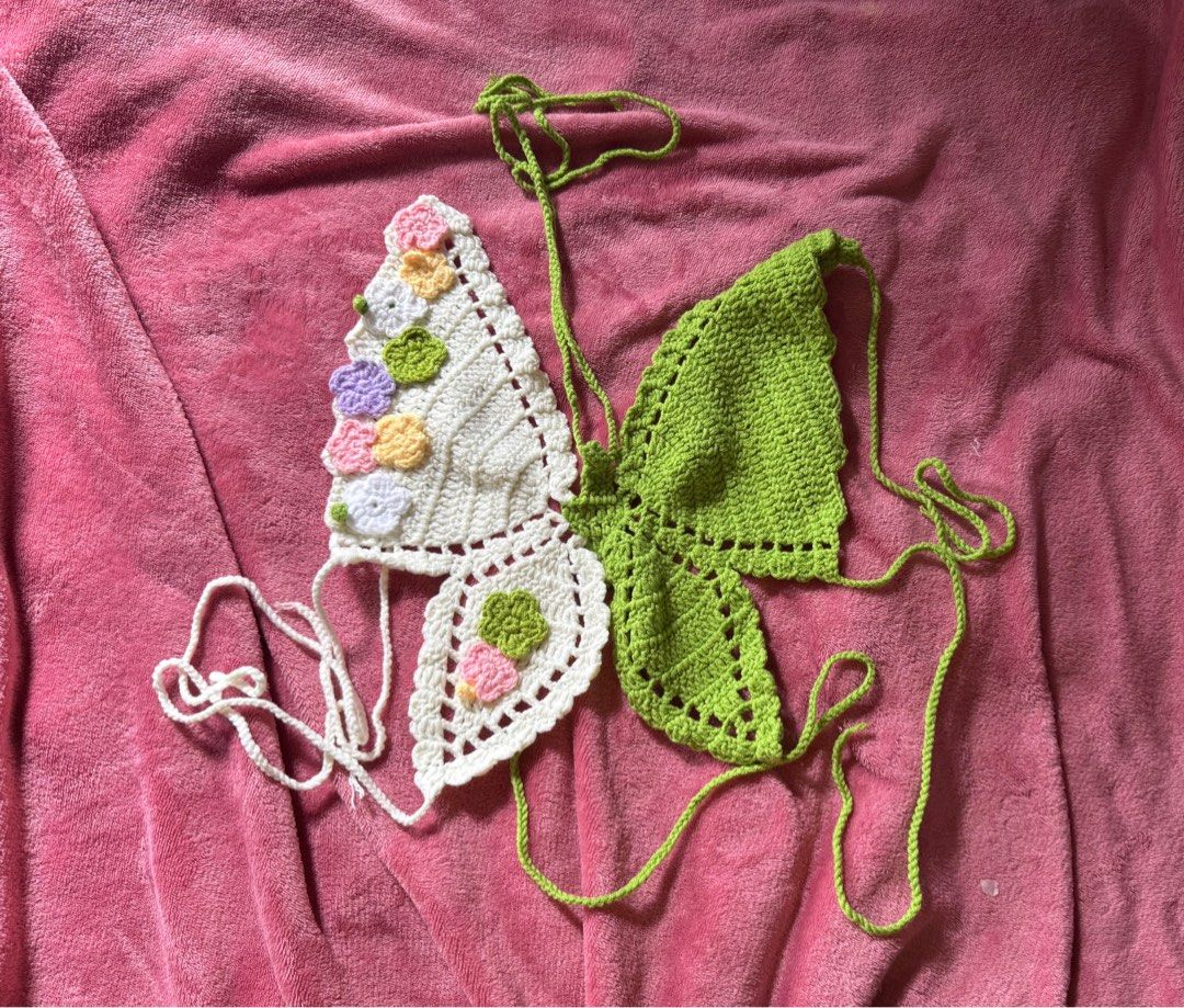 Butterfly crochet top (Category: Others Tops) located in Pulilan. Submitted by gelaiskiii (Listing ID 1373850201, Image 2). Description: Freesize.