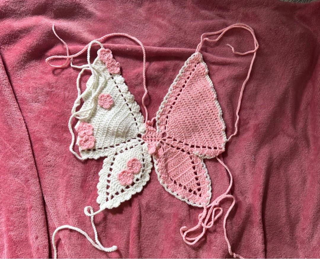 Butterfly crochet top (Category: Others Tops) located in Pulilan. Submitted by gelaiskiii (Listing ID 1373850201, Image 3). Description: Freesize.