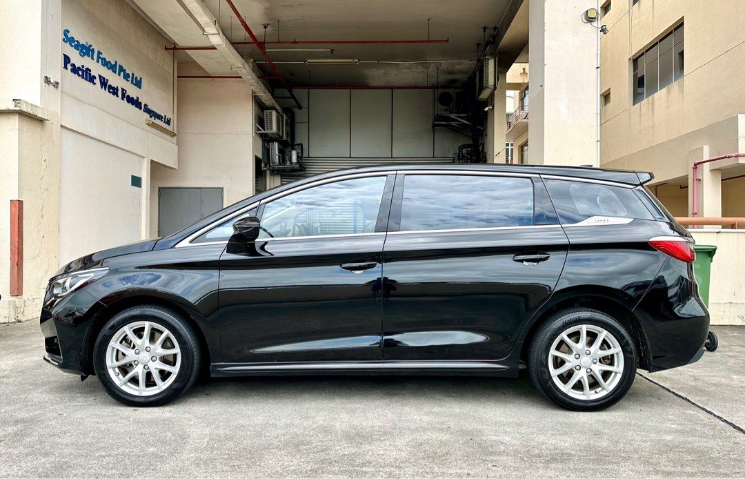 BYD e6 Electric [71.7 kWh] (A)62885346683523111