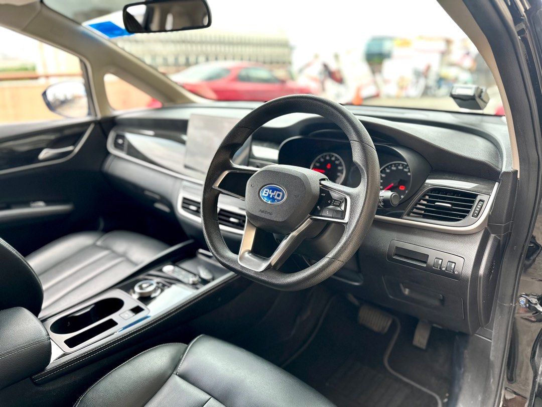 BYD e6 Electric [71.7 kWh] (A)62885346683523113