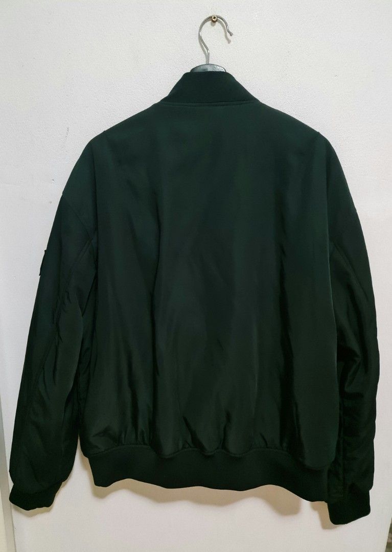 Calvin Klein Black Bomber Jacket(Size XL) (Category: Men's Clothes) located in Sydney. Submitted by desirably (Listing ID 1373878391, Image 3). Description: Near new Calvin Klein black bomber jacket(Size XL) for $90. Only tried on once&in excellent condition. Such a warm and classic jacket for colder months! Pick up from Marrickville. Pls feel free to check out my other listings..