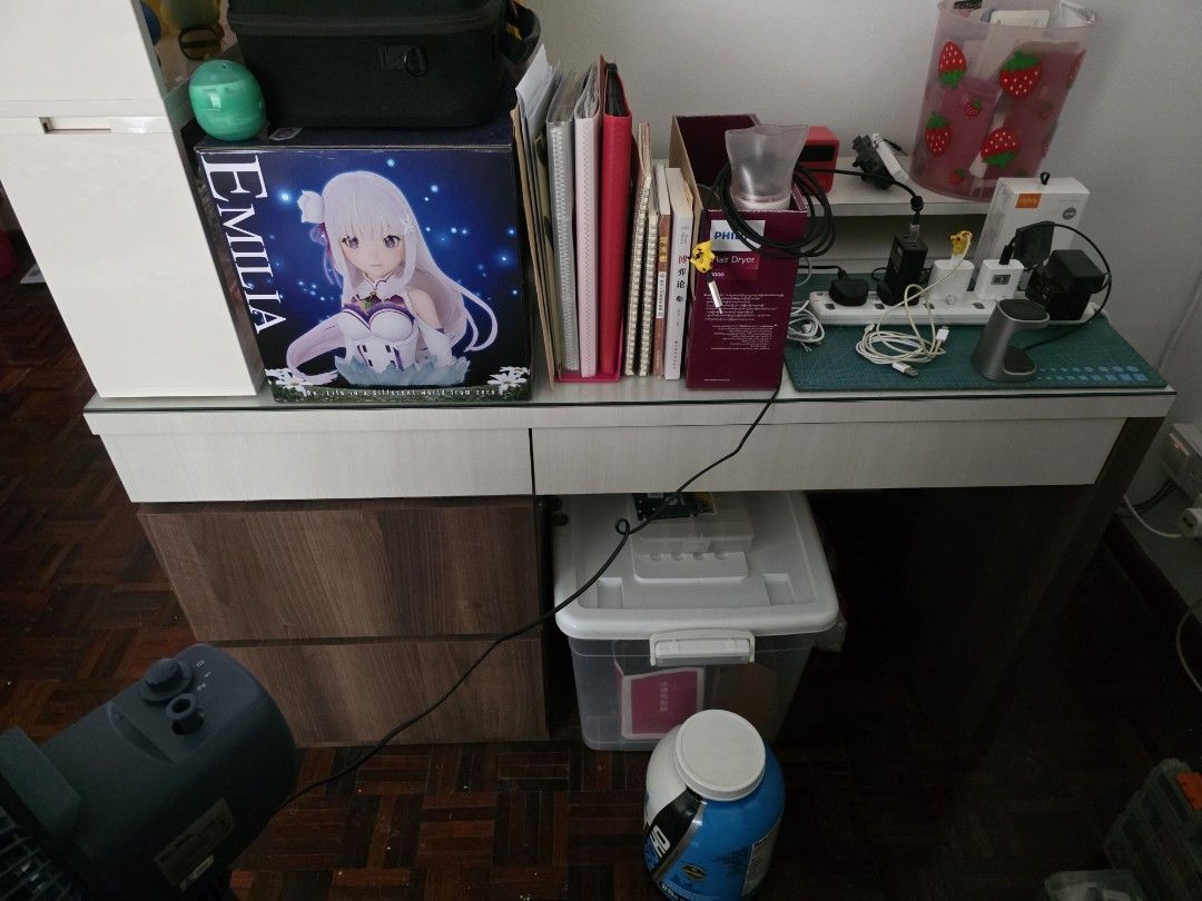CUSTOMIZE COMPUTER & STUDY TABLE WITH TRANSPARENT GLASS (Category: Tables & Sets) located in Puchong. Submitted by jlbeyblade (Listing ID 1373944607, Image 1). Description: CUSTOMIZE COMPUTER & STUDY TABLE WITH TRANSPARENT GLASS COME WITH 2 TOP DRAWER + 2 BOTTOM DRAWER L130xW56xH(1)85xH(2)76 INTERESTED KINDLY PM JL 0146148055.