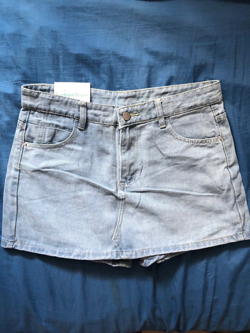Denim Skort fits Large to semi XL (Category: Skirts) located in Manila. Submitted by 411_____ (Listing ID 1373780967, Image 1). Description: rfs: wrong size 2xl on tag but fits large to semi xl.