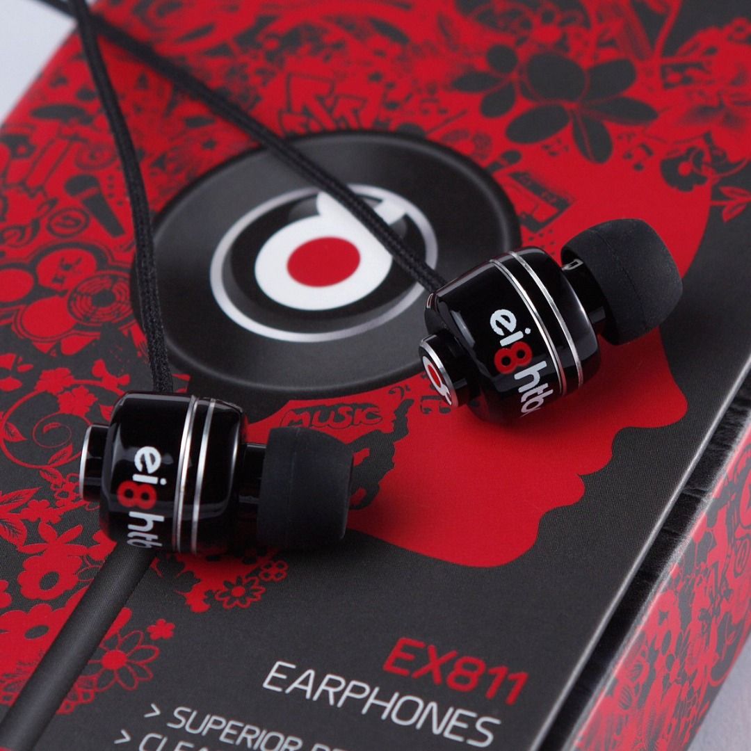 Eightball EX811 earphones new in box (Category: Earphones) located in Singapore. Submitted by bhey77 (Listing ID 1373857747, Image 1). Description: These Eightball EX811 earphones deliver clear, balanced sound and a snug, comfortable fit—ideal for your daily commute, workouts, or hands-free calls. They’re brand-new and unused; the only flaw is a slight dent in the retail box. Key Features Driver: 10 mm dynamic drivers for detailed mids and highs 