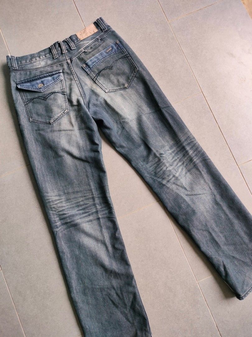 Encode jeans (Category: Jeans & Leggings) located in Sungai Petani. Submitted by shopperheads (Listing ID 1373811763, Image 2). Description: Encode jeans W 32 / L 44 Condition 8/10 Kesan faded/washed Rm20 shj.