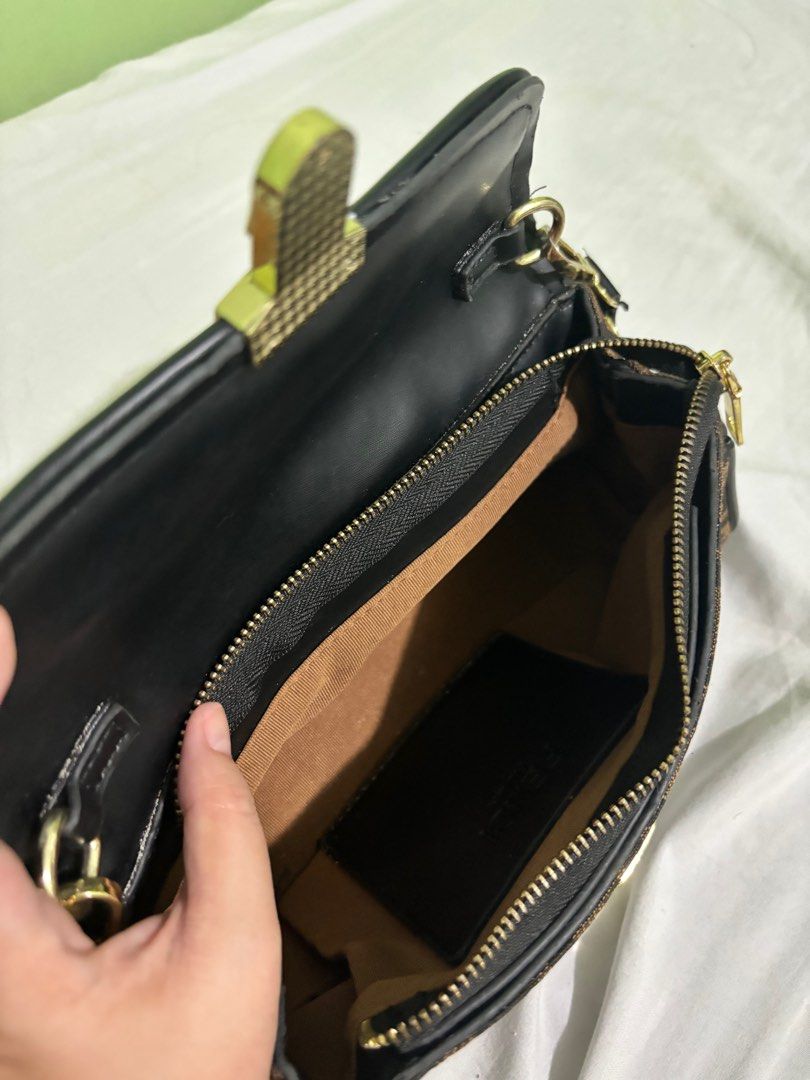 Fendi crossbody/sling bag (Category: Luxury Bags & Wallets) located in Lapu Lapu. Submitted by affordmo (Listing ID 1373878668, Image 3). Description: .