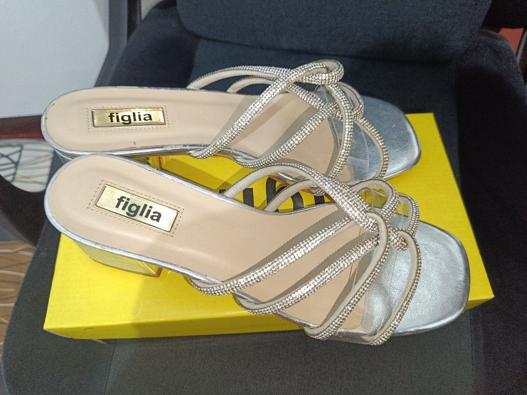 Figlia Zandra Party Shoes (Category: Sandals) located in Makati City. Submitted by izzie_stevensoo7 (Listing ID 1373833374, Image 3). Description: Once lang nagamit Size 9 With Box and Silica gel May konting dents pero di sya noticeable RFS: hindi na sya nagagamit.