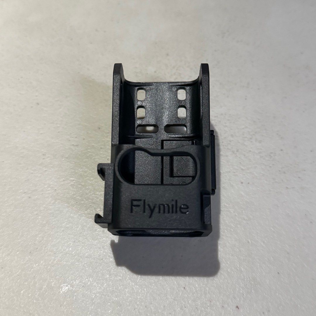 Flymile Adapter Mount Stand for DJI Osmo Pocket 3 (Category: Camera Bags & Carriers) located in Manila. Submitted by declutterwithelle (Listing ID 1373843309, Image 3). Description: Flymile Adapter Mount Stand for DJI Osmo Pocket 3 (Accessories) - expansion bracket with cold shoe interface - magnetic bottom plate silicone soft pad - short bend bracket - t-shaped screw - opened, but brand new (not used) - with free neewer magnetic top mount for ma