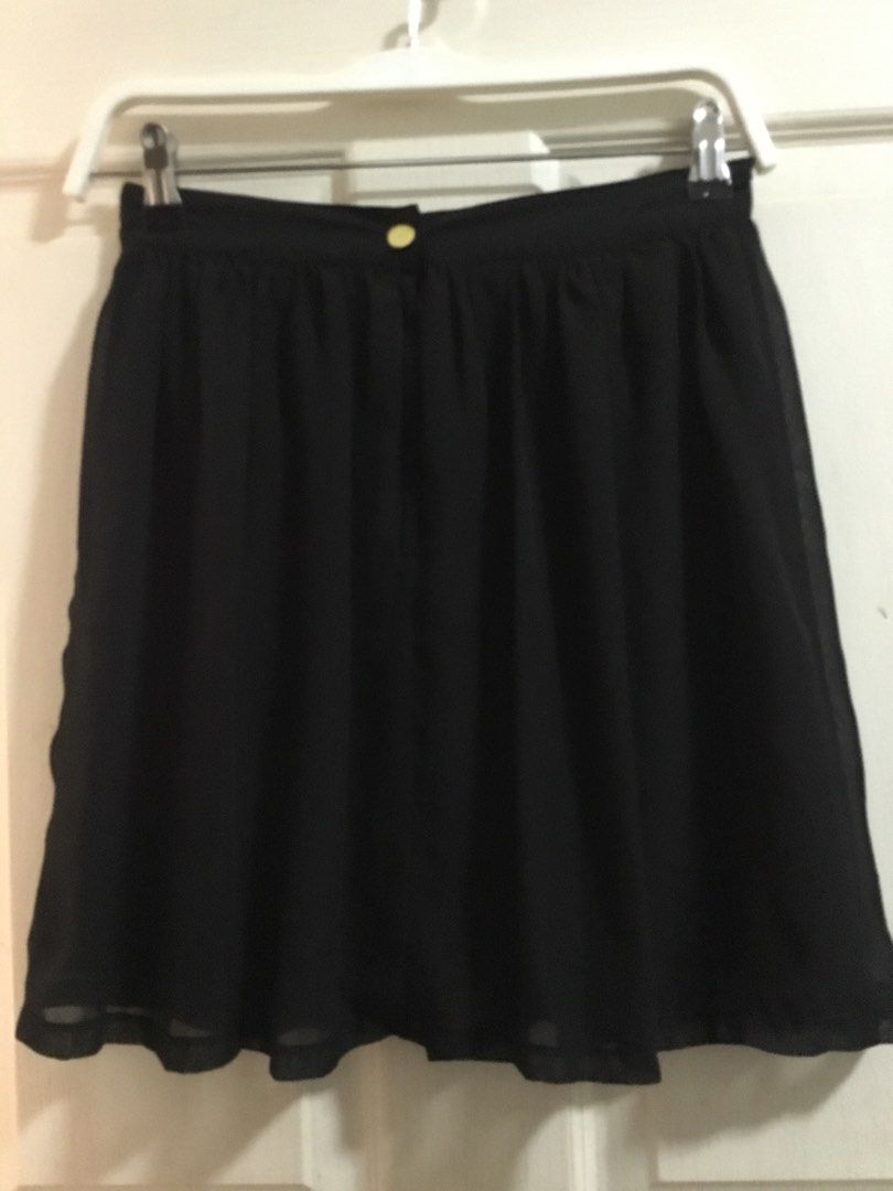 Forever 21 Sheer Skirt w/ Lining (S) (Category: Skirts) located in Makati City. Submitted by fine.excesses (Listing ID 1373866138, Image 2). Description: Worn twice. Waist laid flat 13 in. Length 17 in..