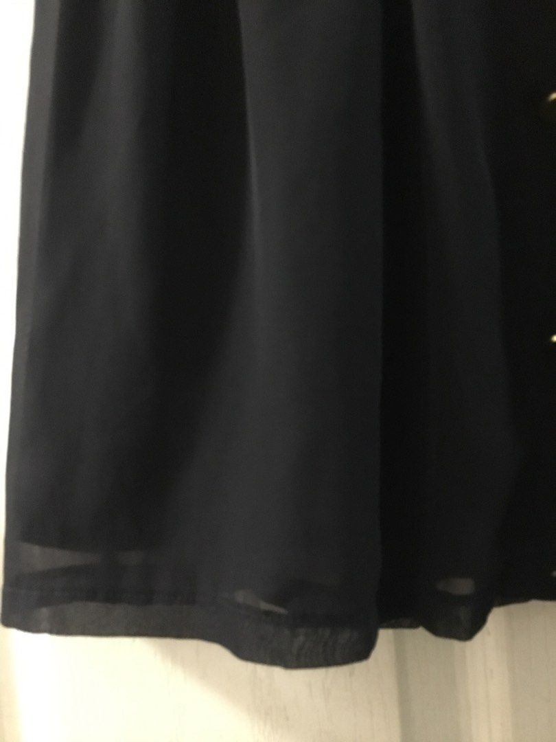 Forever 21 Sheer Skirt w/ Lining (S) (Category: Skirts) located in Makati City. Submitted by fine.excesses (Listing ID 1373866138, Image 3). Description: Worn twice. Waist laid flat 13 in. Length 17 in..