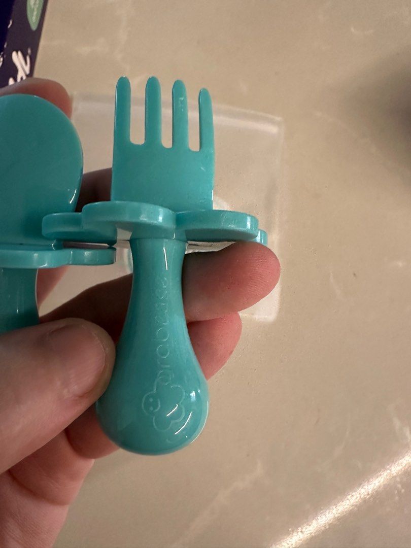 Grabease Self Feeding utensil (Category: Weaning & Toddler Feeding) located in Singapore. Submitted by nekopen (Listing ID 1373815669, Image 2). Description: Hardly used.