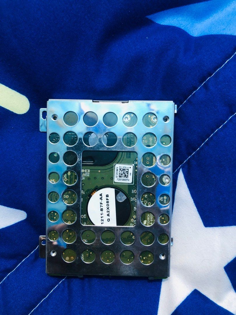 由 ki8ler143 (刊登 ID 1373917418，圖片 3) 提交，位於 苗栗縣 (Miaoli) 的 Hard disk for LOPTOP 3pcs (類別：電腦周邊產品)，說明：All in 3pcs HARD DISK。
