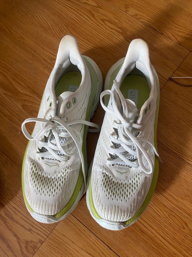 Hoka one clifton edge, Fesyen Wanita, Sepatu di Carousell