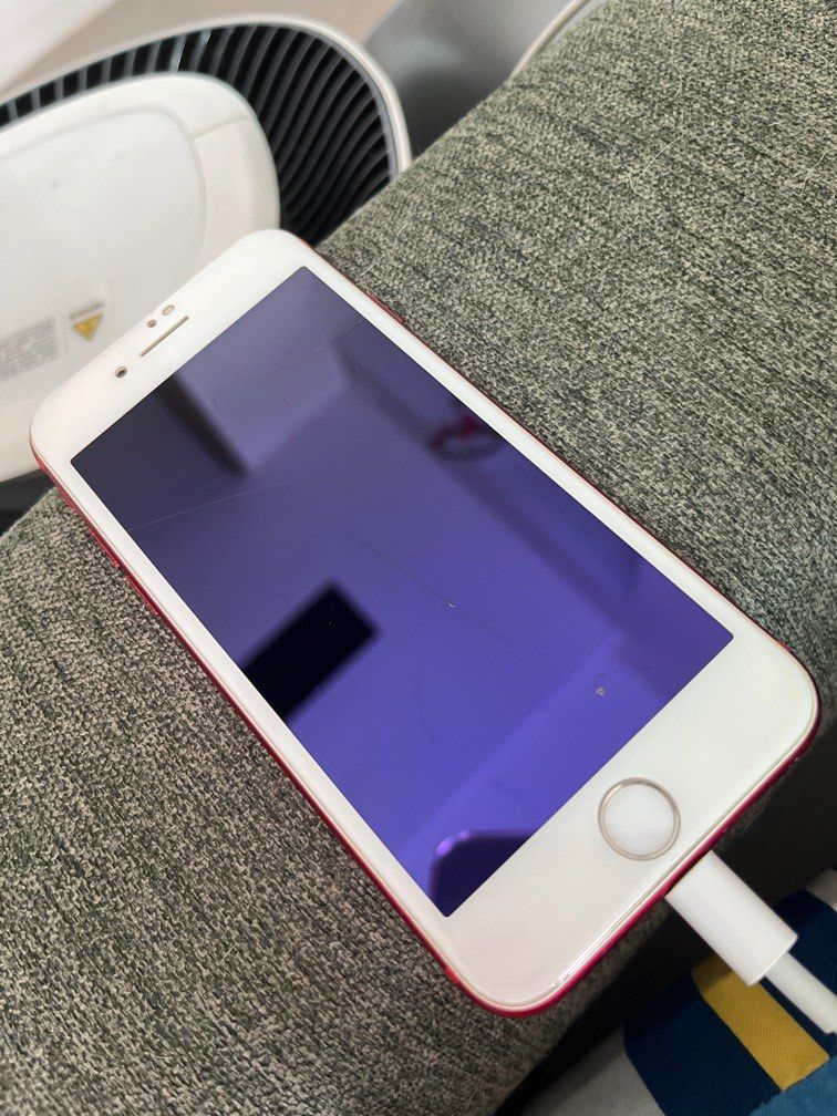 iPhone 7 for sale (Category: Garage sale) located in Singapore. Submitted by jling10 (Listing ID 1373832594, Image 1). Description: Still in good and working condition Screen is still in good condition Negotiable.