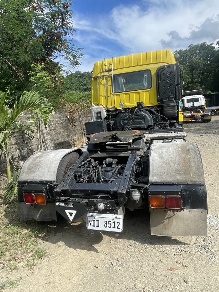 Isuzu Tractor Head with Trailer (Category: Heavy Vehicles) located in Taguig. Submitted by dmsjavier (Listing ID 1373774975, Image 3). Description: ‼️TRACTOR HEAD AND TRAILER SOLD AS SET ONLY‼️ 🔔UPDATE: Trailer was recently repainted to refresh appearance. 🔧UNIT DETAILS: ▪️With Aircon ▪️Engine: 6WG1 - inline ▪️Tractor Head: 6W High Roof ▪️Airbag Suspension - manually operated, more reliable than electronic ▪️Inline injection pump - less hassle 