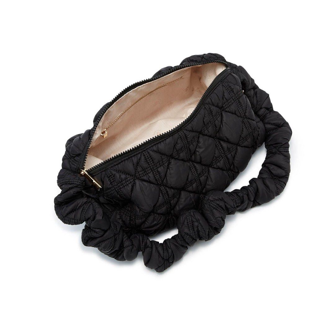 Jelly Bunny Cole Shoulder Bag (Category: Shoulder Bags) located in Tacloban City. Submitted by deedeecat (Listing ID 1373948735, Image 3). Description: Can be a sling bag or shoulder bag. Brand new. Original price is 1,990 THB (₱3,400). Selling for ₱3,000 only..