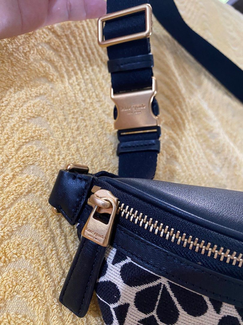 Kate Spade Flower Jacquard Stripe Medium Belt Bag (Category: Cross-body Bags) located in Bulacan. Submitted by paocris16 (Listing ID 1373802082, Image 2). Description: Original Kate Spade Belt Bag.