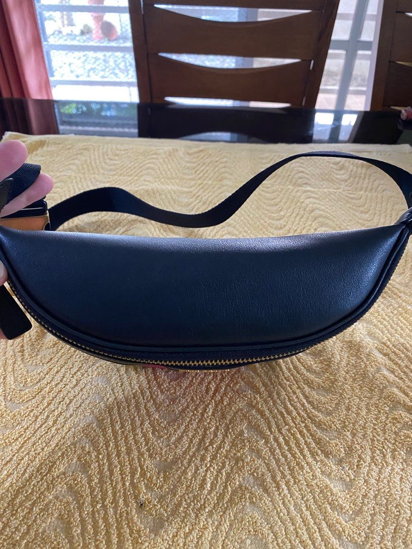 Kate Spade Flower Jacquard Stripe Medium Belt Bag (Category: Cross-body Bags) located in Bulacan. Submitted by paocris16 (Listing ID 1373802082, Image 3). Description: Original Kate Spade Belt Bag.