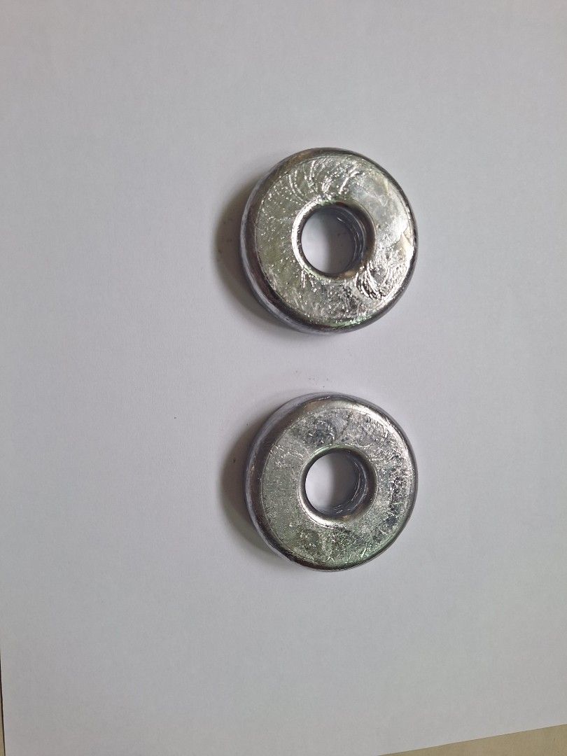 Lead weights (Category: Other Sports Equipment and Supplies) located in Singapore. Submitted by leowkayden (Listing ID 1373862125, Image 1). Description: 6cm Width 300g Minimum order of 5 pieces 5 pieces-$10 per piece 10 pieces-$8 per piece Delivery fee $6 Free delivery for 10 pieces and above.