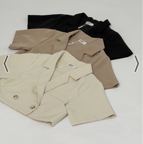 LOVET VIBE CHECK CROPPED BUTTON BLAZER (Category: Coats, Jackets and Outerwear) located in Singapore. Submitted by jyuneesg (Listing ID 1373915826, Image 1). Description: Comes with free tracked mailing Black blazer is for reference Selling the other two colours Take both for $25 mailed .