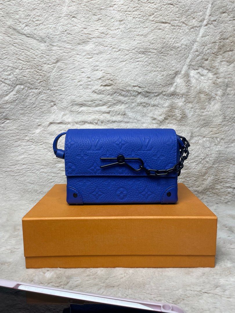 LV Wearable Wallet Sapphire (Category: Luxury Bags & Wallets) located in Las Pinas. Submitted by vinalcantara (Listing ID 1373947188, Image 3). Description: For Steal / Trade !! LV Wearable Wallet Sapphire Rank SA / complete & microchipped Php 95,000 (SRP 165,000) Will send detailed pics upon request ✔️ ✅ Terms/Layaway 📍 Loc/Meet ups: Las Piñas 💸 BDO or Gcash 🚚 Lalamove/LBC ✔️ Unli vouch and legit check @Prynne_sole on IG! Dm to purchase!.
