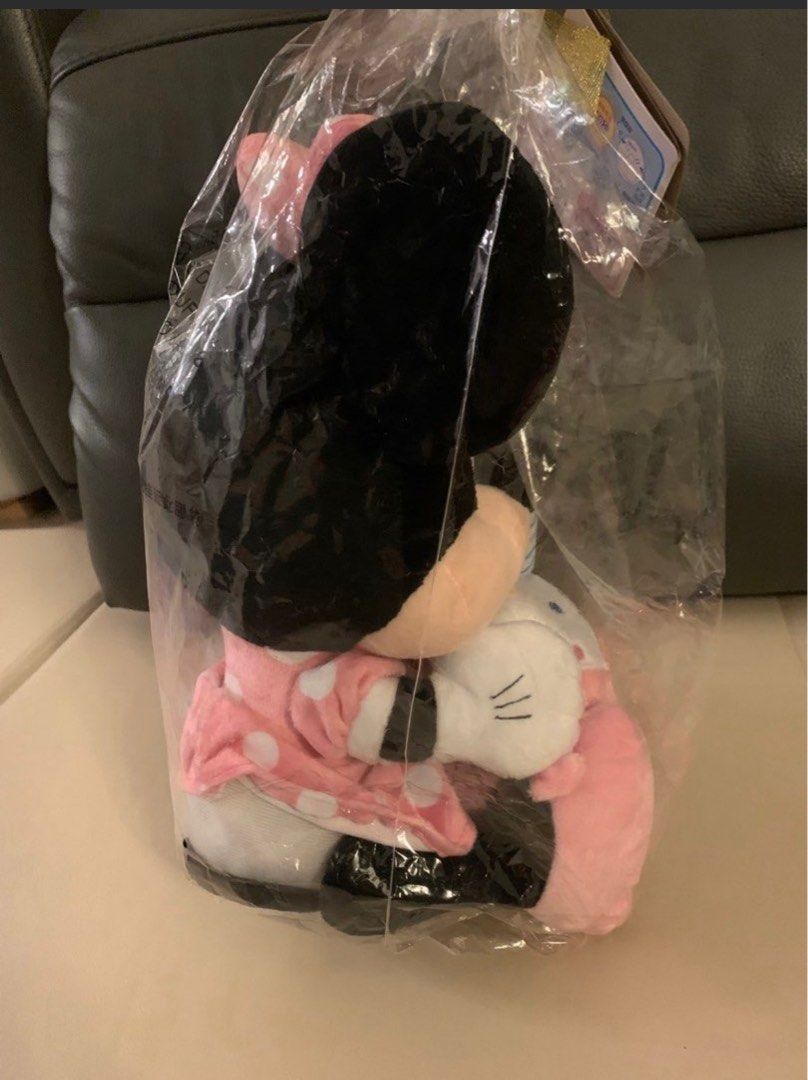 Mickey Mouse公仔 （分類：絨毛玩具）位於 Hong Kong。 由 s13shop 提交（商品編號 1373824031，圖片 3）。簡介： Brand new。