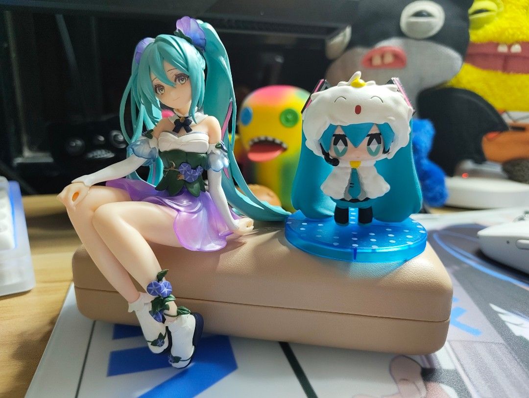 Miku Figurines (Category: Figurines & Statues) located in Angeles City. Submitted by maiscollection (Listing ID 1373835886, Image 1). Description: • No box • Can be bought individually; 850 pesos for the noodle stopper & 450 pesos for the taito.