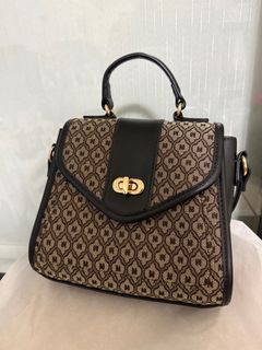 由 fiona_511 (刊登 ID 1373910327，圖片 1) 提交，位於 的 (類別：)，說明：。