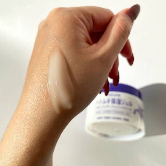 Original Hatomugi Skin Conditioning Gel (Category: Face Care) located in Bustos. Submitted by qtpotati (Listing ID 1373782531, Image 2). Description: Like new,used once RFS: decluttering.