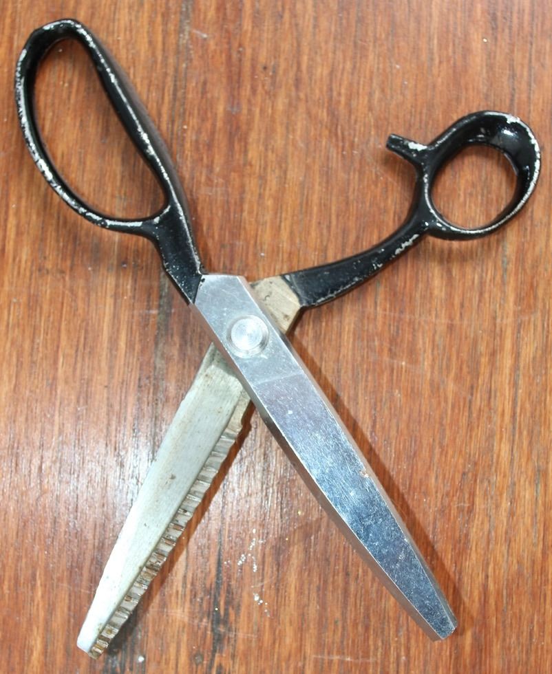 Preloved Vintage Pinking Shears, Sewing Scissors (Category: Craft Supplies & Tools) located in Burnie. Submitted by tasmanianbeauties (Listing ID 1373948885, Image 3). Description: Preloved Vintage Pinking Shears, Sewing Scissors It measures 23.2cm in length and 8.8cm in width across the handles. It has large hand grips. Some paint is chipped off the handles. They are stiff and vintage, so they might need oiling and sharpening. Great for preventi