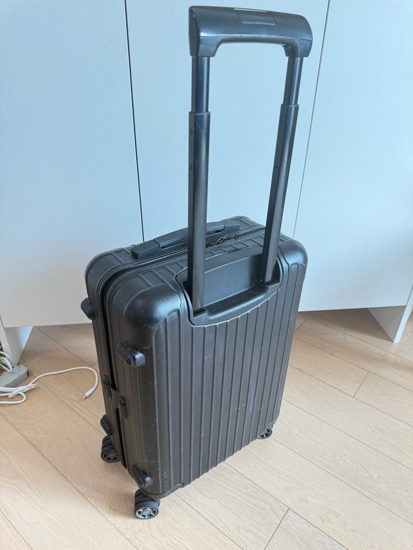 本物　2回使用RIMOWA ESSENTIAL
トランク プラス　スーツケース Essential Trunk Large Lightweight Suitcase | gloss green