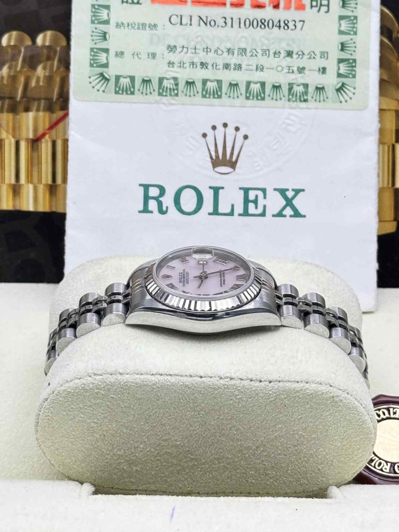 Rolex 2000 Datejust MOP Roman dial 26mm (Category: Luxury Watches) located in Pasig City. Submitted by Watchaholics (Listing ID 1373821223, Image 2). Description: Rolex 2000 Datejust MOP Roman dial 26mm -Year model 2000 -MOP Roman dial -complete set -open for authentication For 285k You may DM or contact @ 09615077138 Thanks admin😉.