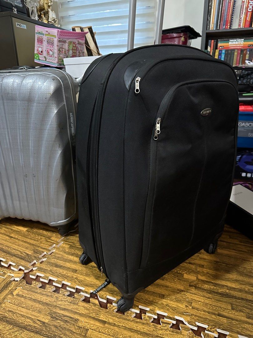 Samsonite Black Spinner Large Suitcase (Category: Luggage) located in Manila. Submitted by onestopboutique (Listing ID 1373774041, Image 2). Description: .