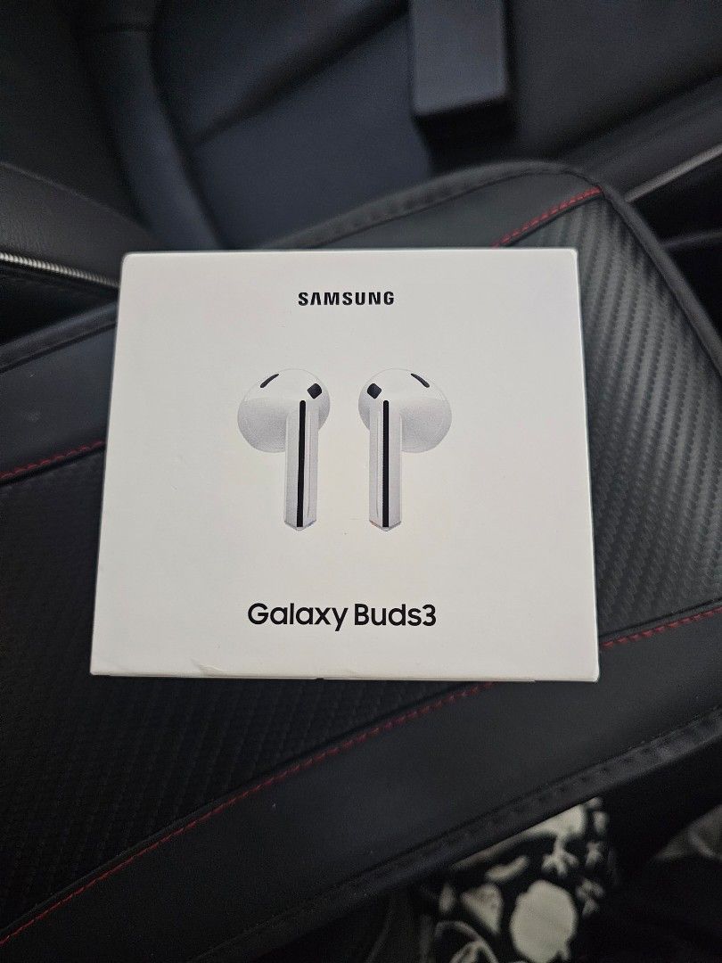 Samsung Ear Buds 3 (Category: Earphones) located in Singapore. Submitted by kkneo69 (Listing ID 1373887680, Image 1). Description: New Samsung Ear Buds 3. In a seal Box. half year warranty. a gift..