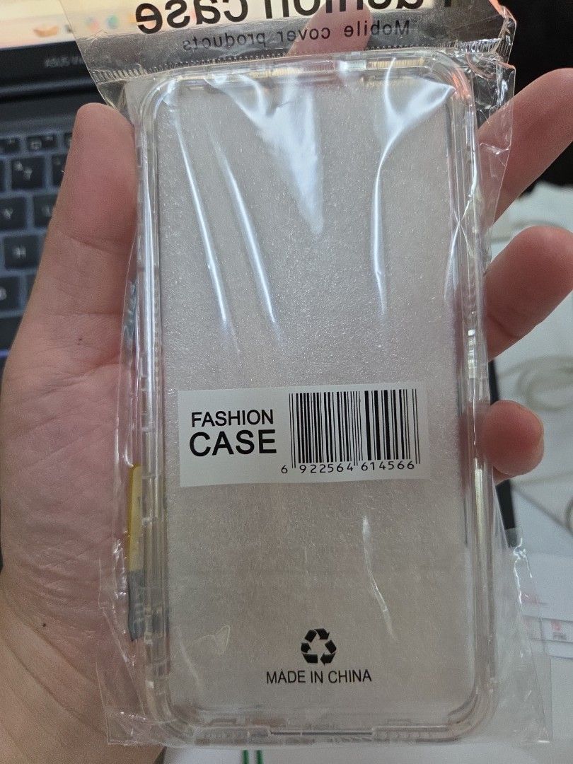 Samsung S24 / S25 Case (Category: Cases & Sleeves) located in Makati City. Submitted by kicker27 (Listing ID 1373814515, Image 2). Description: samsung 24/25 cellphone case RFS: wrong model ordered.