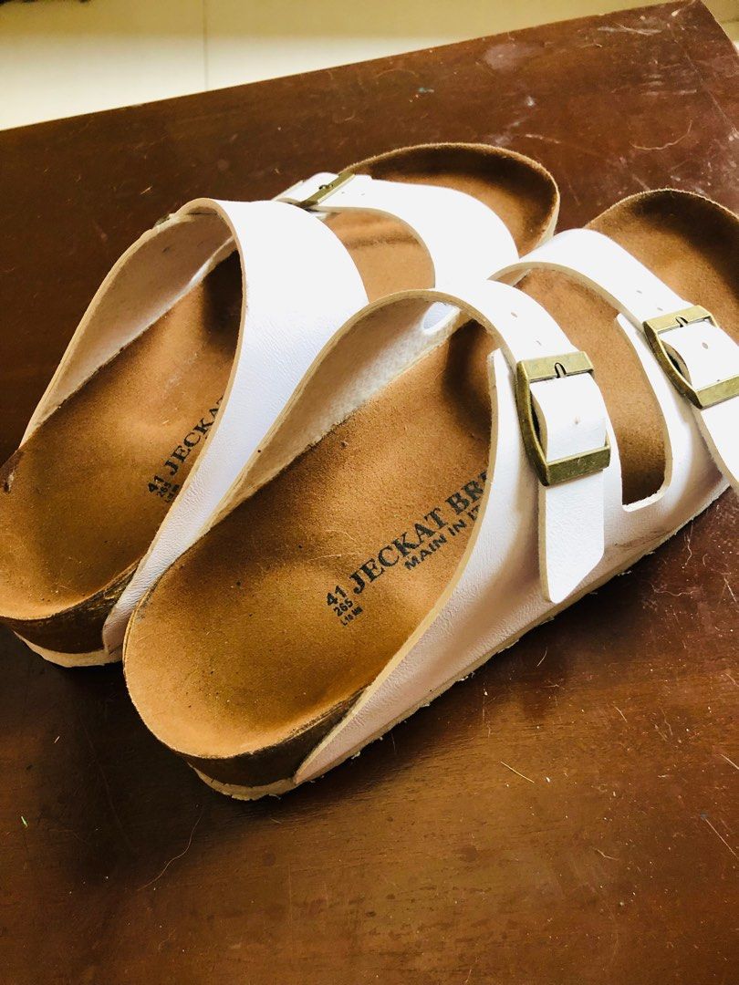 Sandals/slippers color white size 40-41 (Category: Slippers and slides) located in Quezon City. Submitted by dmbchic (Listing ID 1373797694, Image 2). Description: 250 only prang nasukat lang hndi na ngamit Color white birks inspired Size 40-41 .