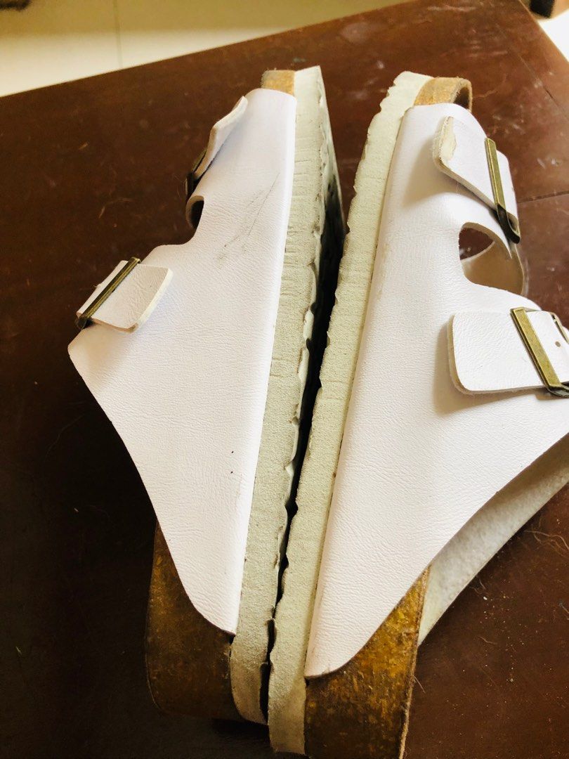 Sandals/slippers color white size 40-41 (Category: Slippers and slides) located in Quezon City. Submitted by dmbchic (Listing ID 1373797694, Image 3). Description: 250 only prang nasukat lang hndi na ngamit Color white birks inspired Size 40-41 .