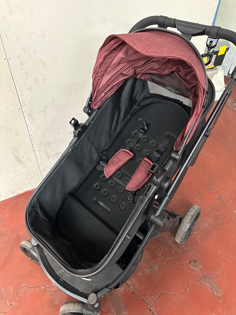 Simple life bassinet stroller (Category: Strollers) located in Las Pinas. Submitted by bagsbyshai (Listing ID 1373862138, Image 1). Description: Infant to toddler.