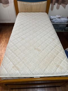 (Category: ) located in . Submitted by Hesterica (Listing ID 1373883592, Image 1). Description: .