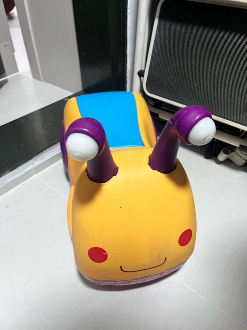 Snail Ride-on Wheels Toy (Category: Infant Playtime) located in Singapore. Submitted by dressywessy (Listing ID 1373874284, Image 1). Description: Much loved by kids but they’ve outgrown it With compartment under the seat Abt 43cm x 20cm .