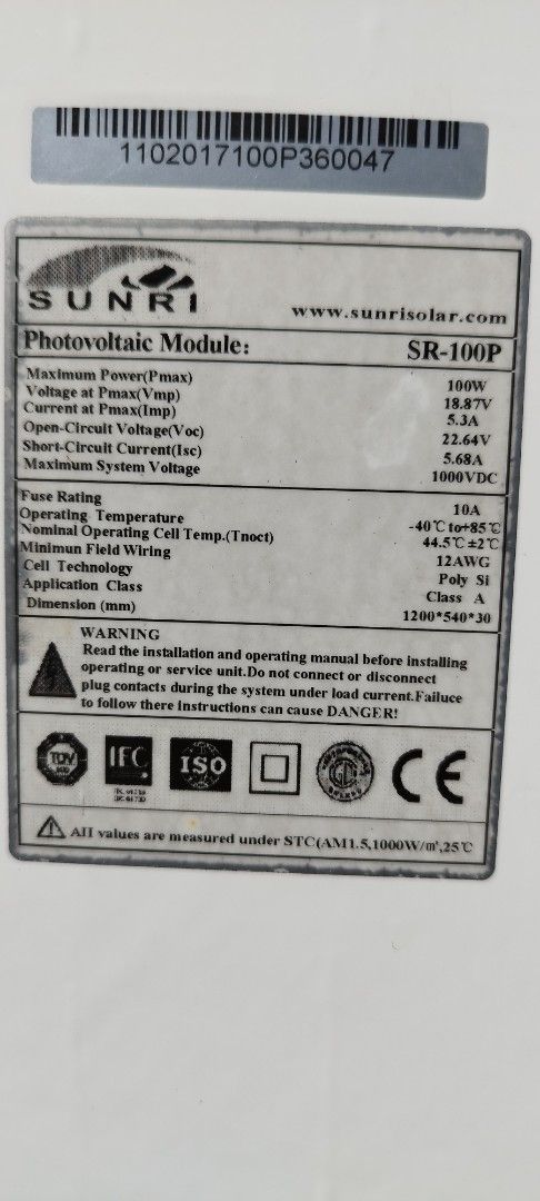 solar panel (Category: Home Improvement Tools & Accessories) located in Manila. Submitted by daxtech17 (Listing ID 1373776477, Image 2). Description: solar panel 100w 2 piraso na for sale pinag palitan may kasama na mc4.