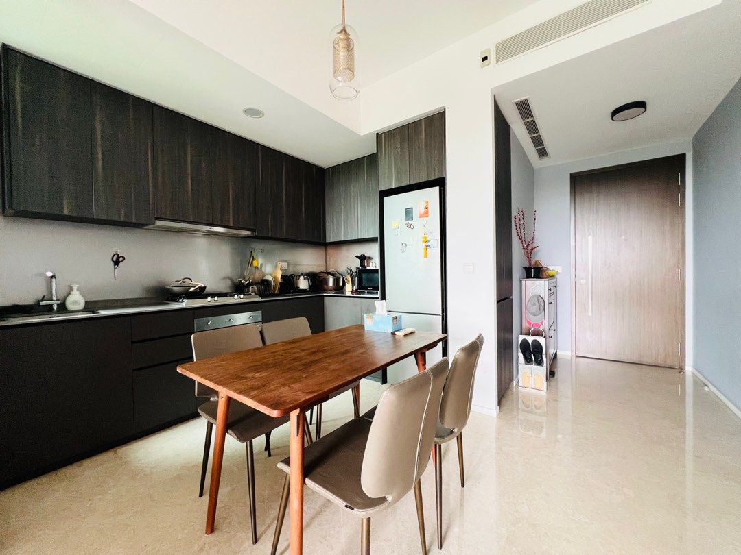 Solid Walnut Dining Table (Category: Tables & Sets) located in Singapore. Submitted by fionasgsg (Listing ID 1373824522, Image 1). Description: Solid Walnut Dining Table Minimalist solid walnut wood dining table, perfect for apartments or small households. Dimensions: 120cm x 70cm Condition: Lightly used, well maintained Original Price - $1000 *********** 黑胡桃木实木餐桌 简约质感核桃木实木餐桌，尺寸适中，适合公寓或小家庭使用。 尺寸：120cm x 70cm 状况：轻微使用，状况良好 原价：餐桌 $1000 .