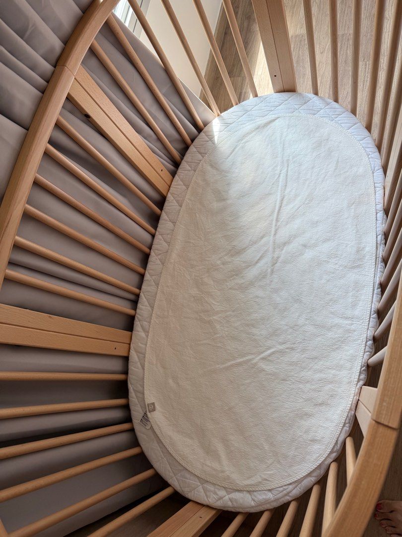 Stokke original sleepi cot mattress protector sheet (Category: Cots & Cribs) located in Singapore. Submitted by fadedsky (Listing ID 1373923030, Image 2). Description: Like new, excellent condition .